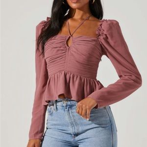 ASTR the Label Toni Ruched Halter Long Sleeve Peplum Top
Color: Dusty rose / M